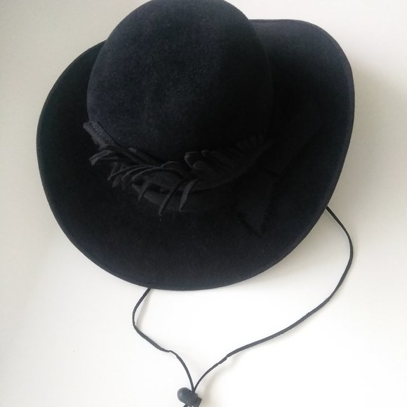 LILLIPUT HATS -Custom made felt hat with toggle - Picture 2 of 3